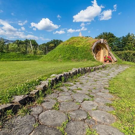 Apartma Zemljanka Ljutomer Bagian luar foto