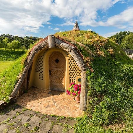 Apartma Zemljanka Ljutomer Bagian luar foto