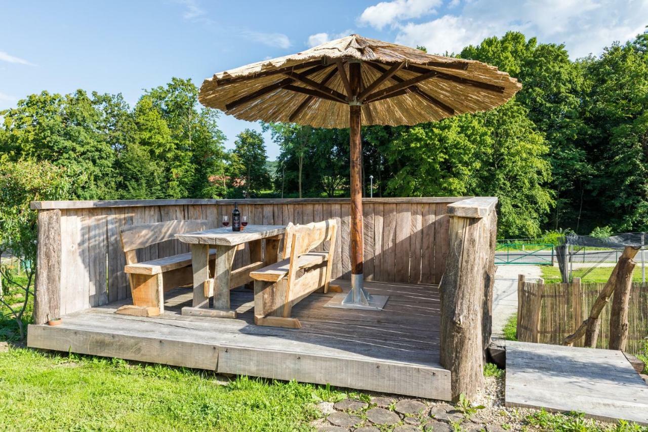 Apartma Zemljanka Ljutomer Bagian luar foto